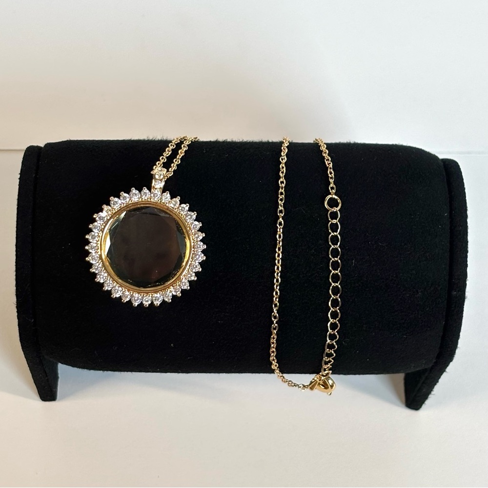 The Helios locket (empty)